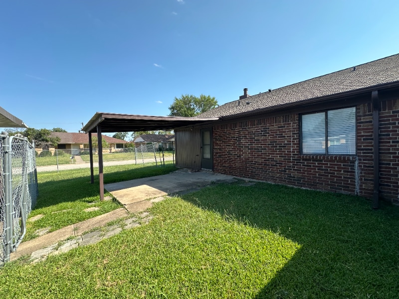 Building Photo - 319 Shea St