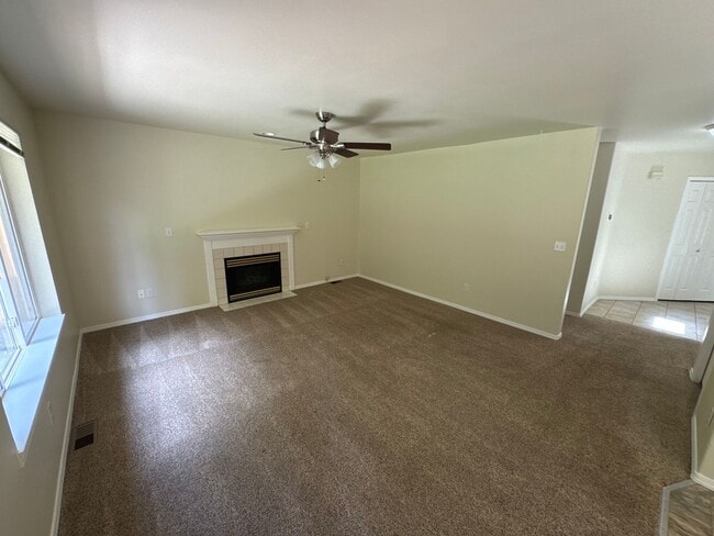 Building Photo - Available Now – Spacious 3 Bedroom, 2.5 Bath Home in a Prime Corvallis Location