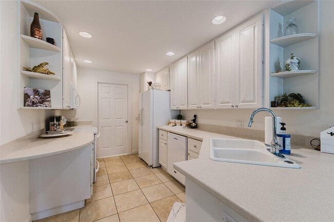 Building Photo - 1564 Napoli Dr W