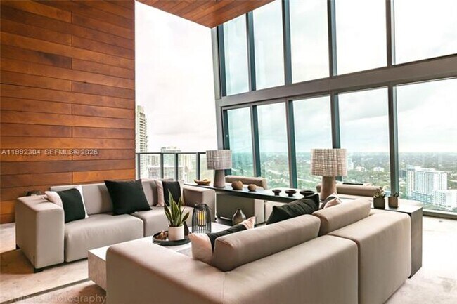 Building Photo - 1451 Brickell Ave