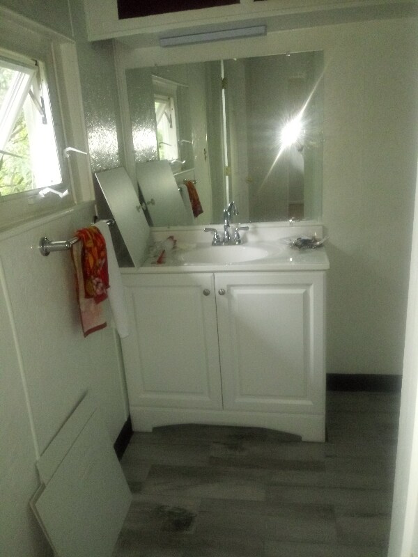 Building Photo - 27 Noster St