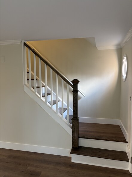 Building Photo - 3155 Cape Cir
