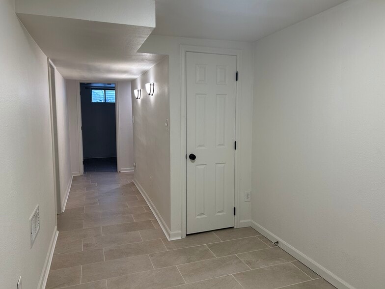 Building Photo - 15815 E 13th Pl