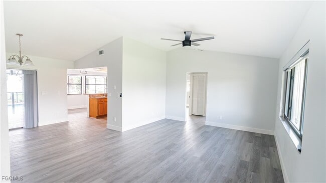 Building Photo - 1702 SE 14th St