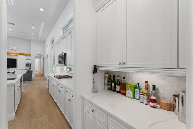 Building Photo - 128 Abondance Dr