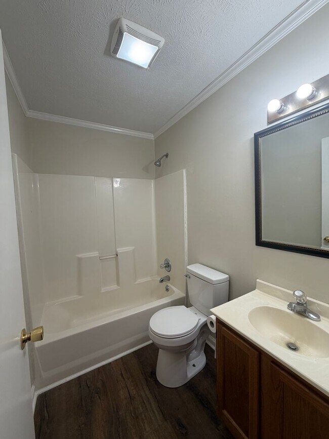 Building Photo - 4063-4063 Wynn St