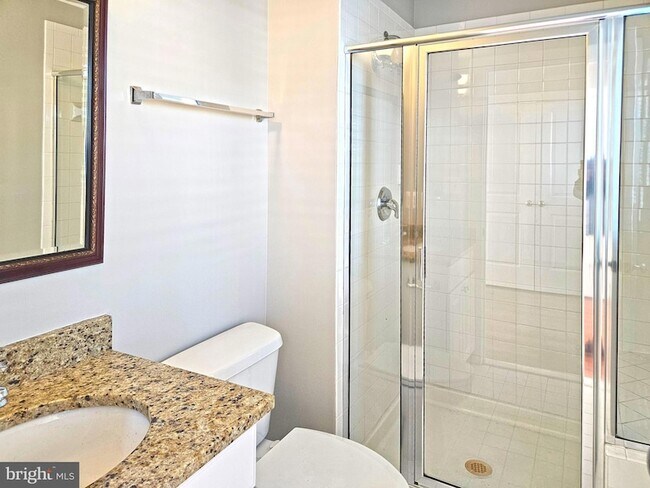 Building Photo - 12 S Regester St