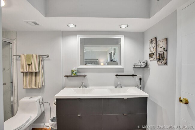 Building Photo - 955 Egret Cir