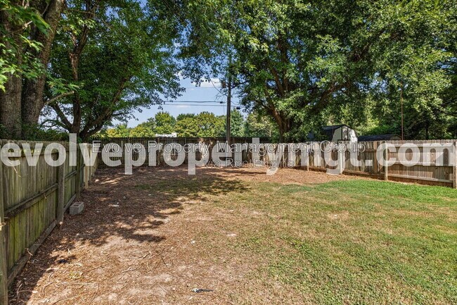 Building Photo - 2295 Belin Dr