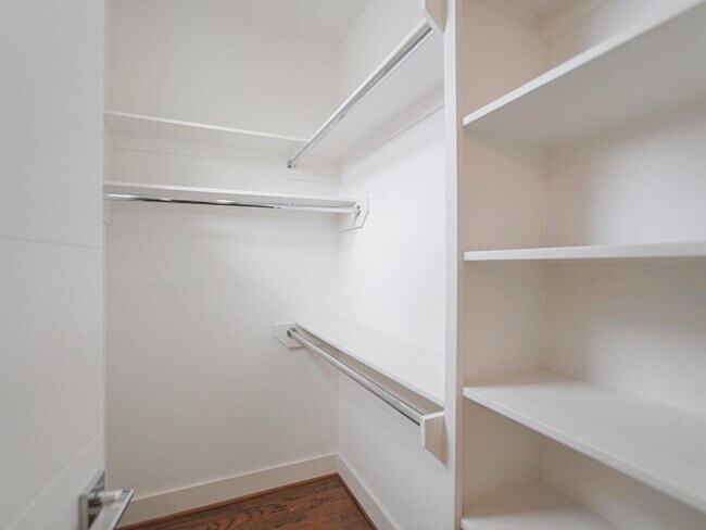 Building Photo - 2004 Rosedale St