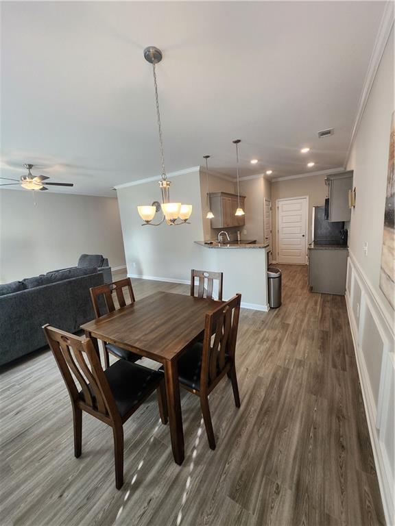 Building Photo - 332 Melody Ln