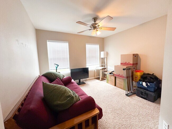 Building Photo - Spacious 4-Bedroom Home with Office Space ...