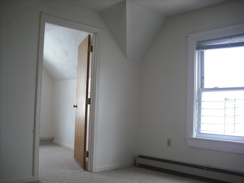 Building Photo - 4 Nashua St