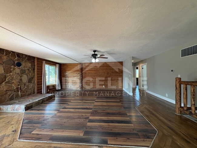 Building Photo - 948 N 900 E