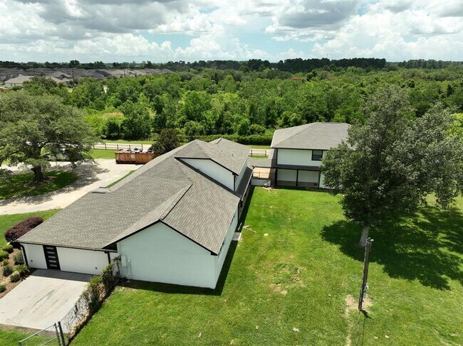 Building Photo - 16435 Telge Rd