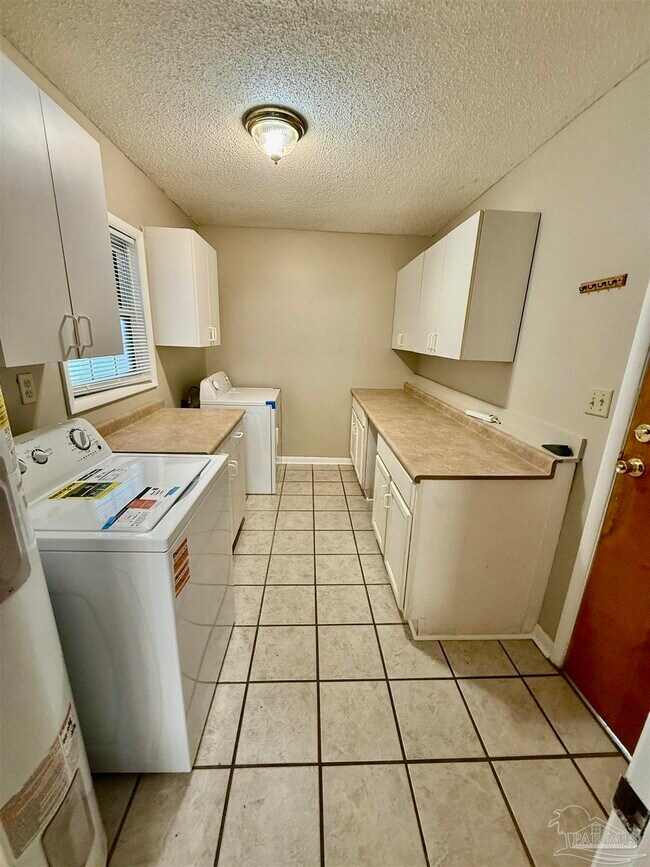 Building Photo - 540 El Matador Trail