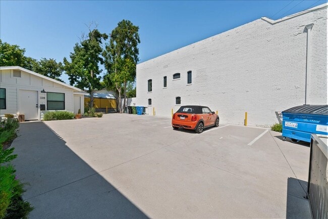 Building Photo - 3377 N Eagle Rock Blvd