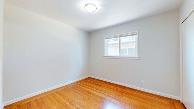 Building Photo - 3 Bedroom Home Available in East Richmond ...