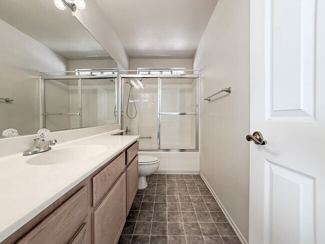 Building Photo - 40041 Zamura Ct