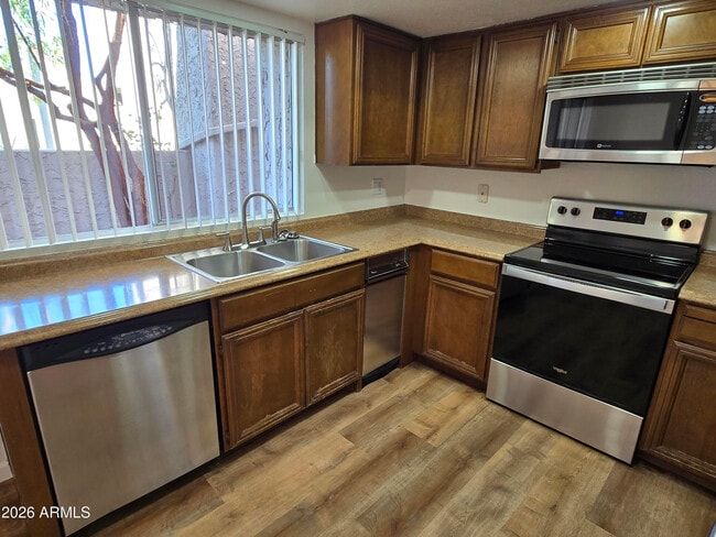 Building Photo - 7417 N Vía Camello Del Norte