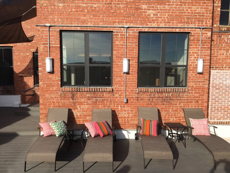 Building Photo - 3535 Broadway Blvd