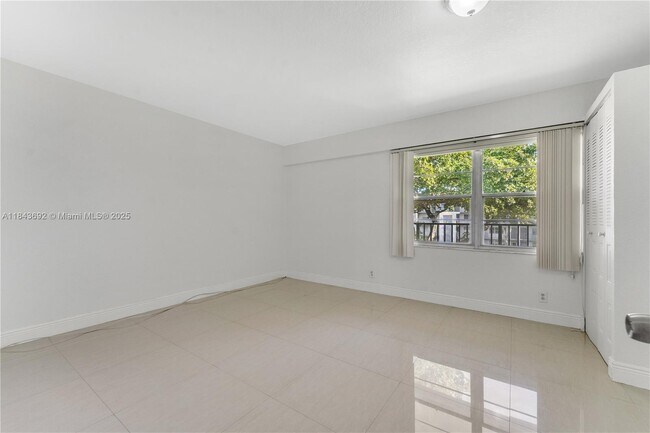 Building Photo - 100 SW 132nd Way