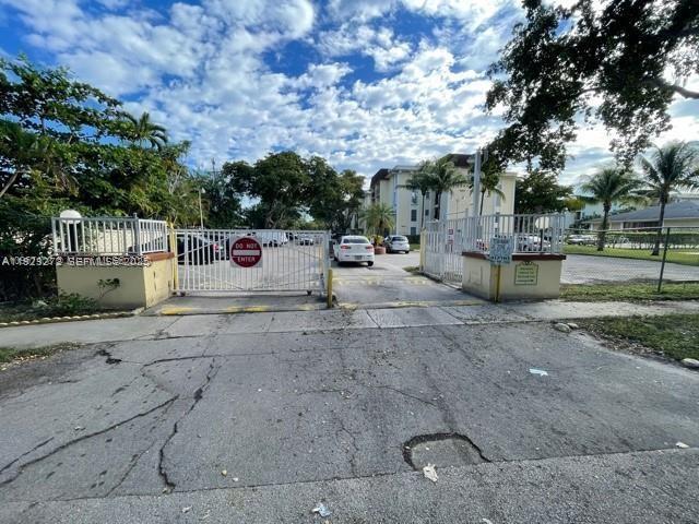 Building Photo - 11905 NE 2nd Ave