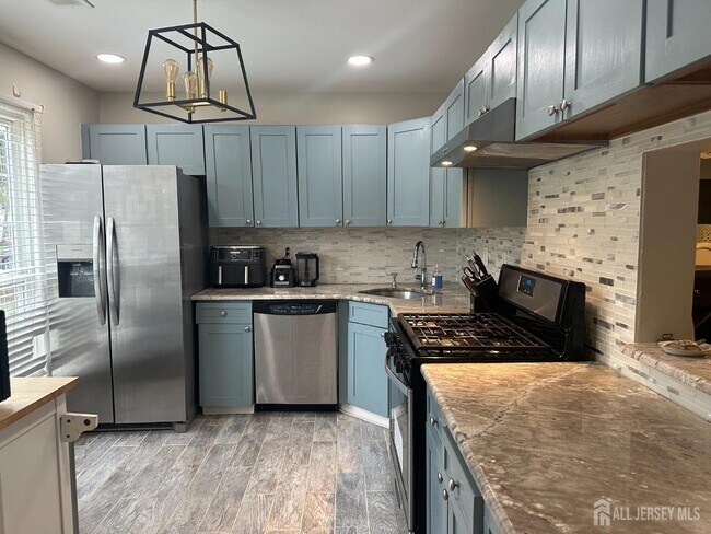 Building Photo - 10 Albury Way