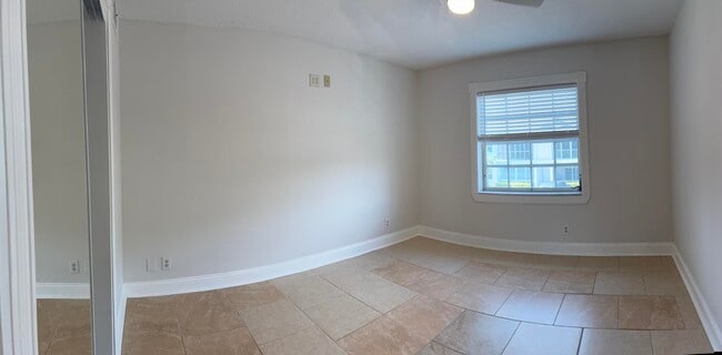 Building Photo - 6299 Bay Club Dr