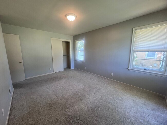 Building Photo - East Grand Rapids Schools! Single Family Home!