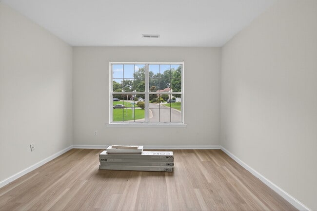 Building Photo - 3881 Shenandoah Dr