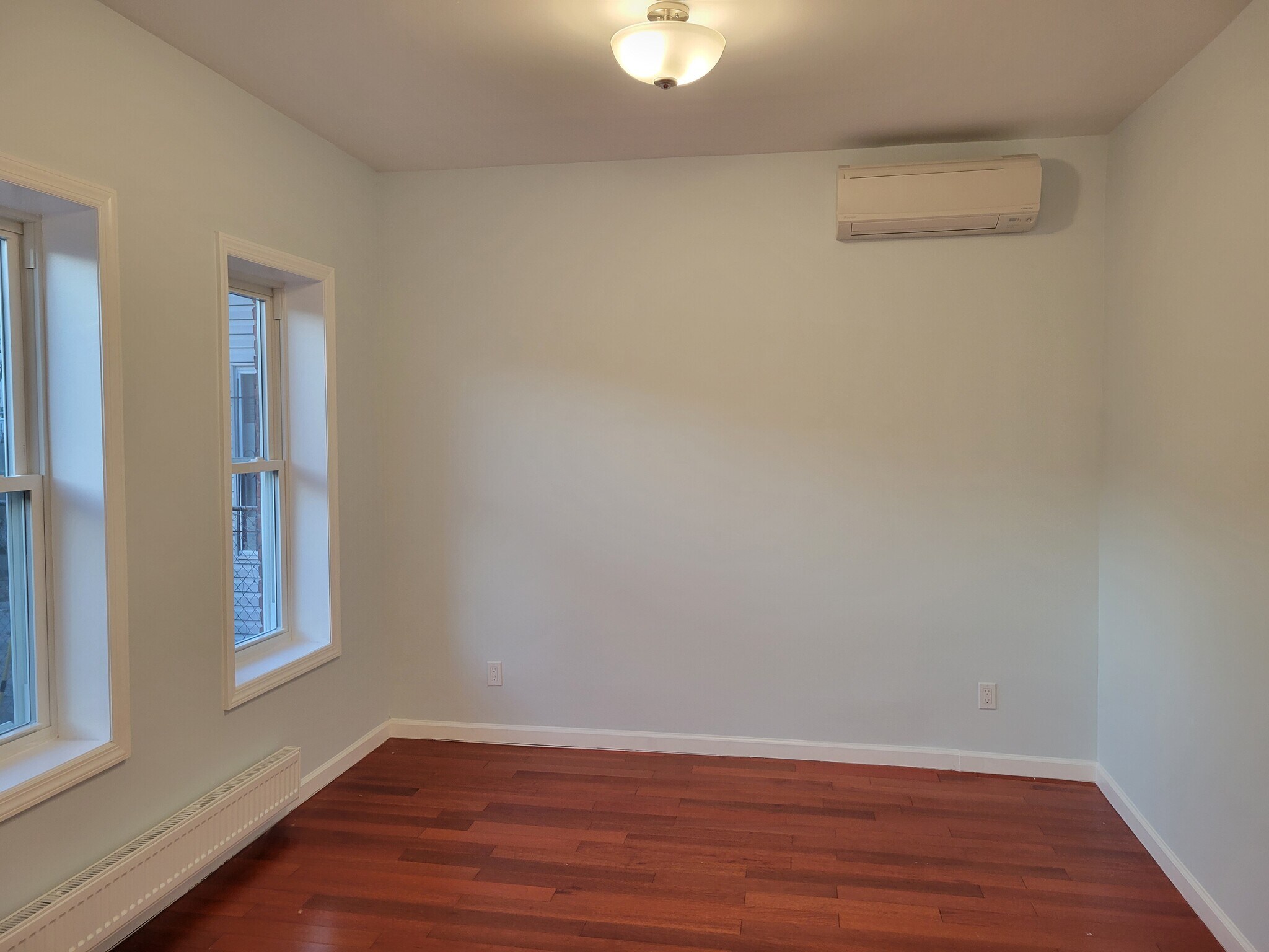 Master Bed - 8536 102nd St