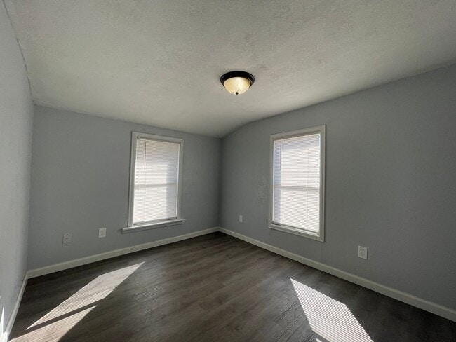 Building Photo - Charming 2-Bed, 1-Bath with Modern Upgrades