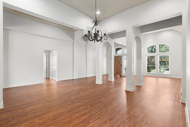 Building Photo - 2602 White Falls Dr