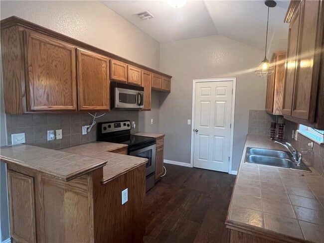 Building Photo - 15920 Korie Dr