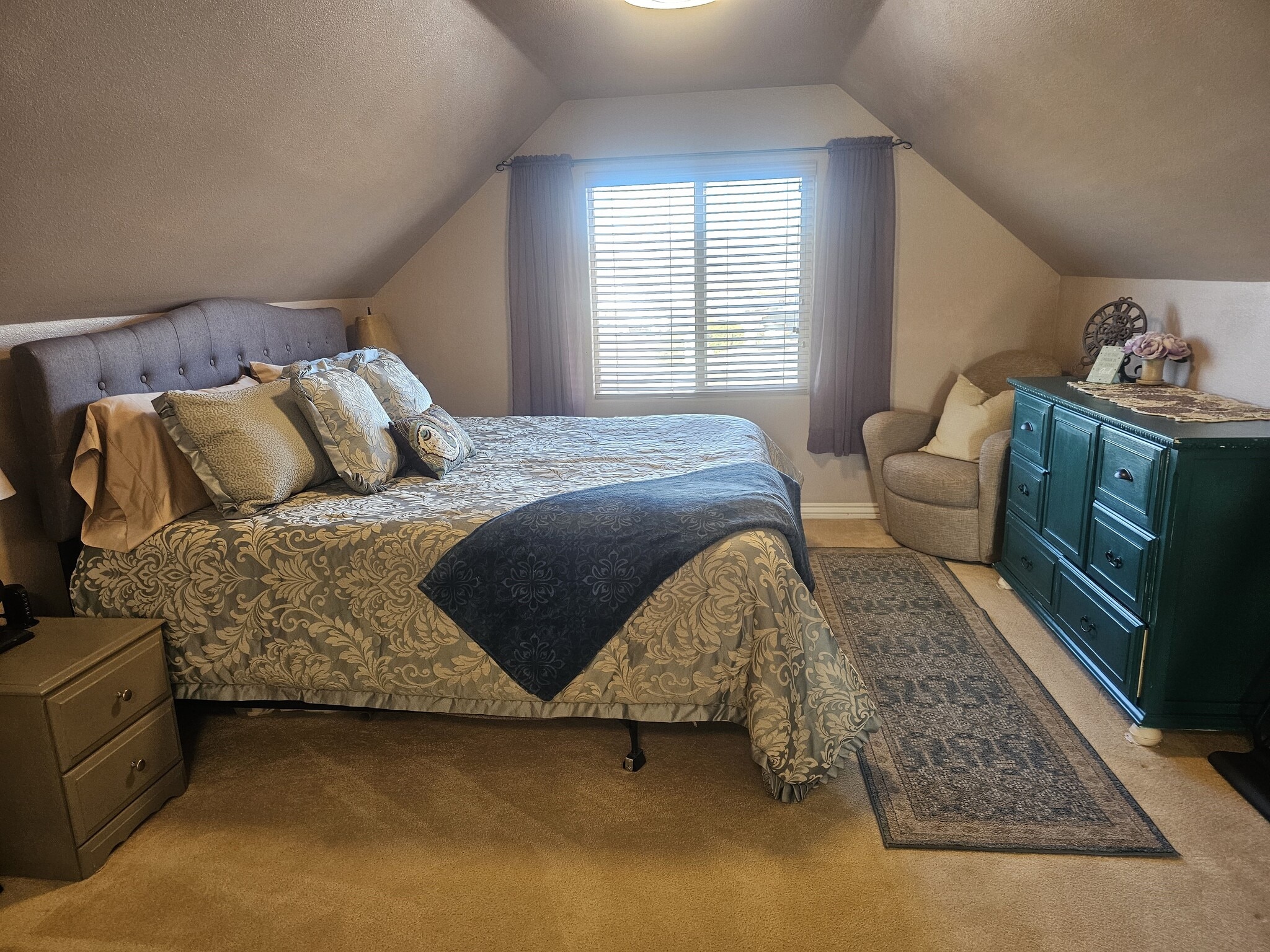 Building Photo - 2353 S Sandia Rd