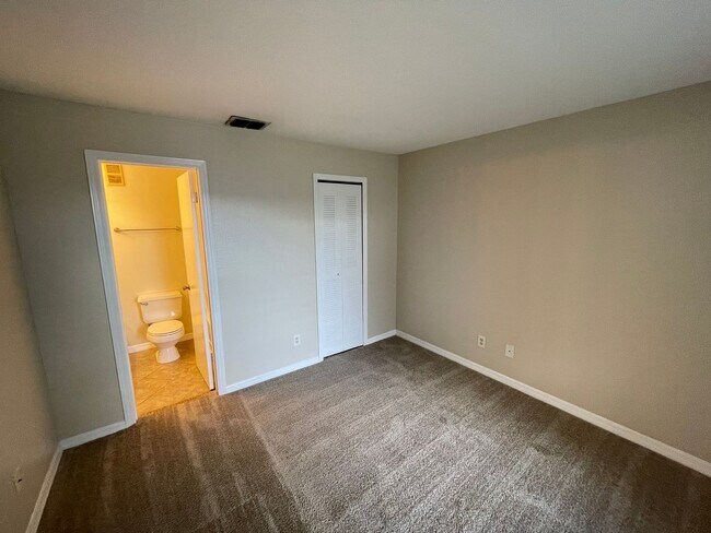 Building Photo - 1Bd/1BA Condo in Walden Palms near Millenia!
