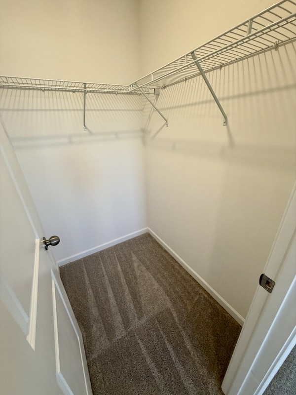 Building Photo - 261 Kenoot Dr