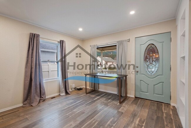 Building Photo - Kellogg Mid-Term Rental: Charming 3 Bed 1 Bath Home with Fenced Yard – Ends June 30!