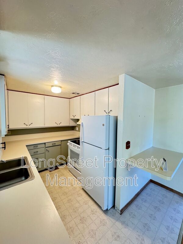 Building Photo - 720 SW 53rd St