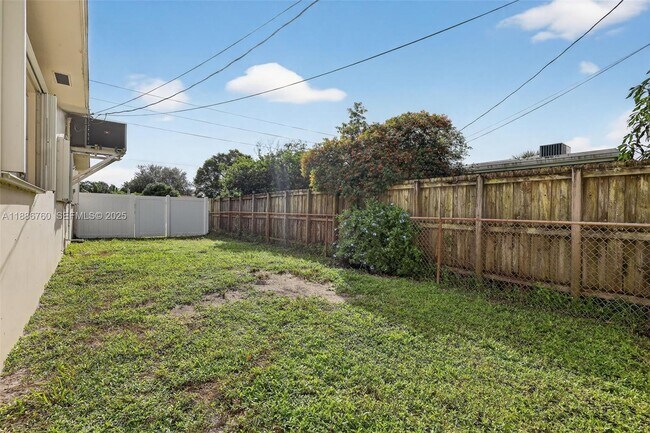 Building Photo - 1820 N 56th Ave