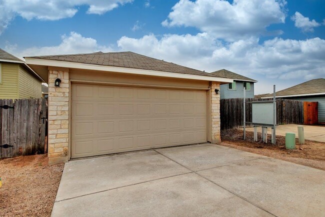 Building Photo - 4604 Esper Ln