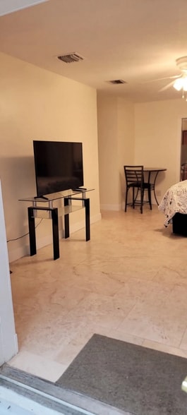 Building Photo - 20423 FL-7