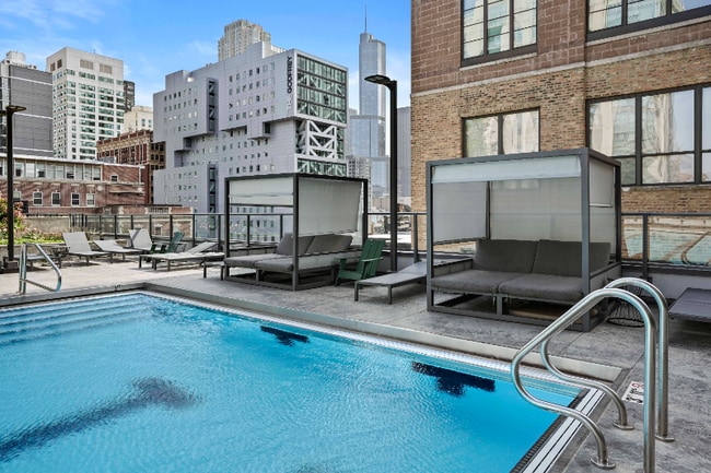 Building Photo - 152 W Superior St