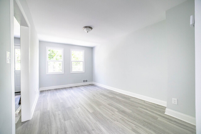 Building Photo - 7701 Paddock Way