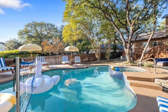 Building Photo - 13702 Yellow Oak Cir