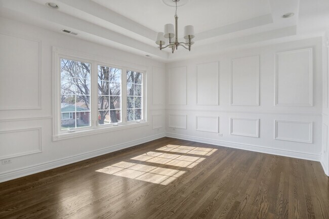 Building Photo - 8105 N Oconto Ave