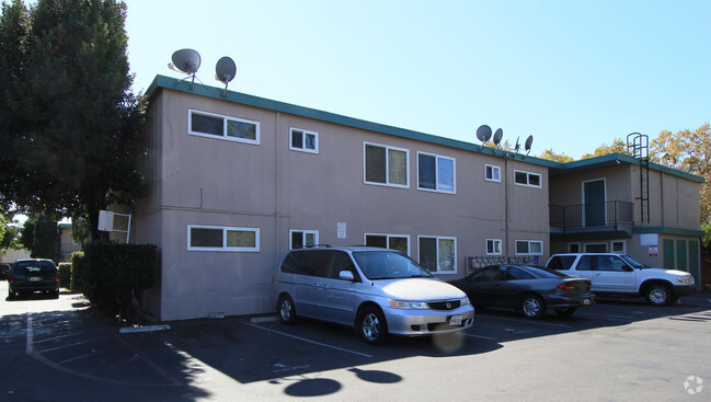 Building Photo - Gregory Arms Apartments