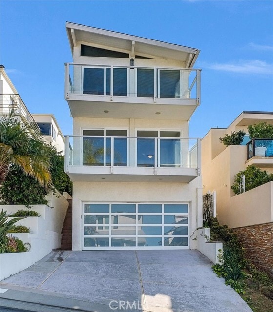 Building Photo - 820 Acapulco St