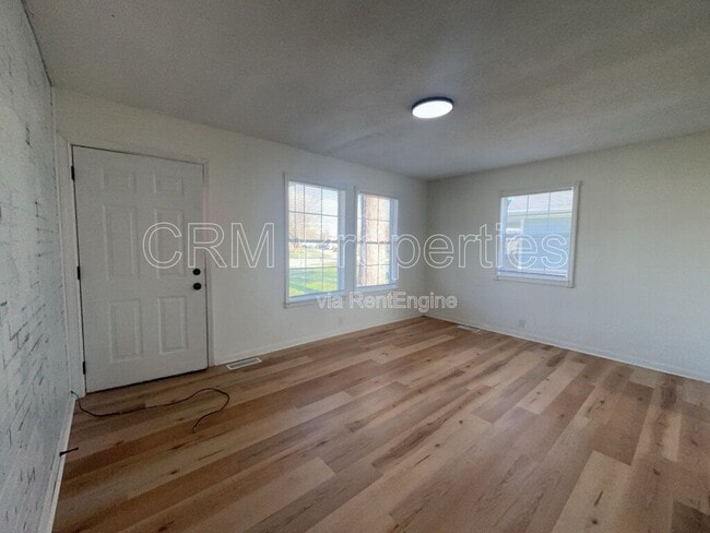 Building Photo - 1303 S Purdum St